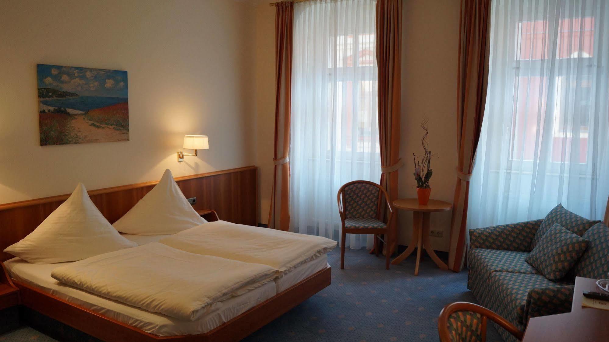 Hotel Goldener Loewe Waldheim Εξωτερικό φωτογραφία